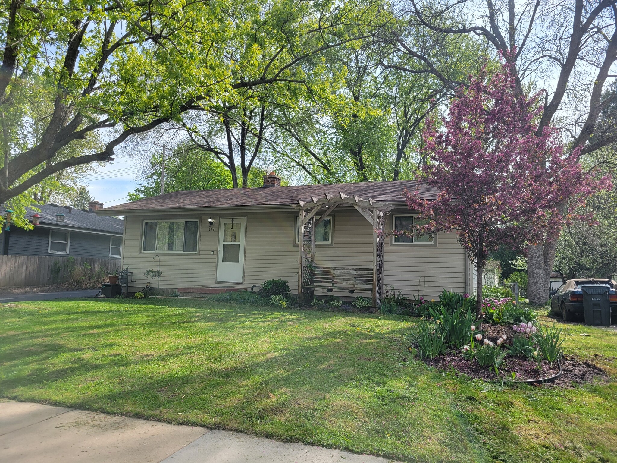 Building Photo - 413 N Rosa Rd