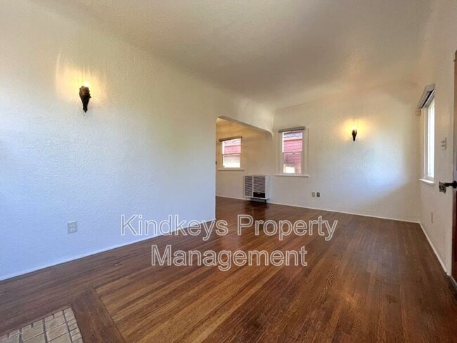 Building Photo - 4517 Arizona St