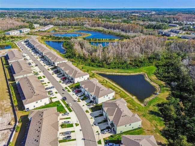 Building Photo - 11070 Crescent Deer Dr