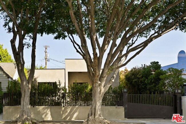 Primary Photo - 8727 Rangely Ave
