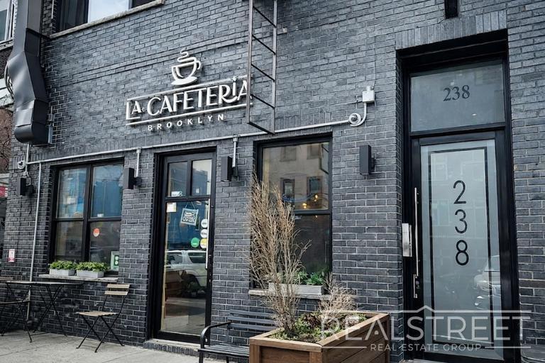 Building Photo - Central Avenue