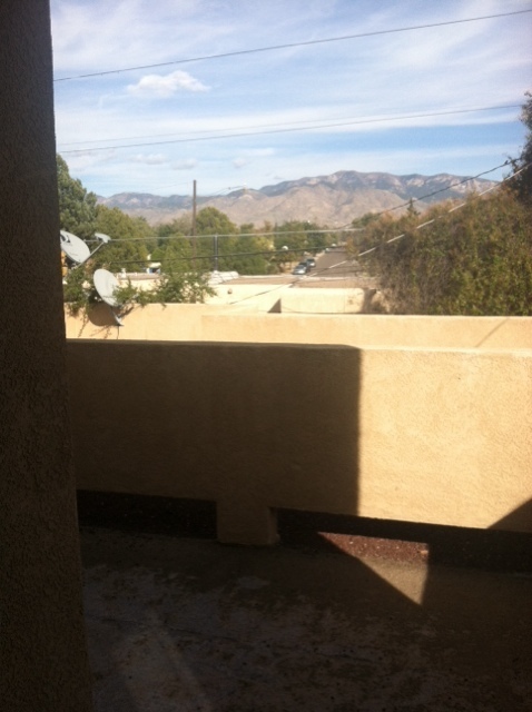 Building Photo - Amazing Mountain Views! Awesome Townhouse ...