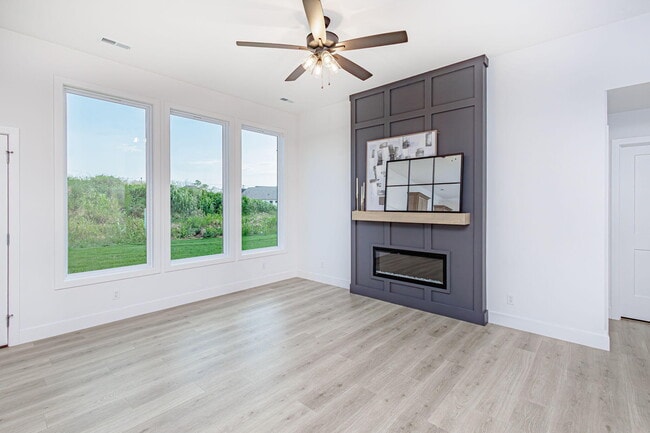 Building Photo - 4600 Chambers Bay Dr