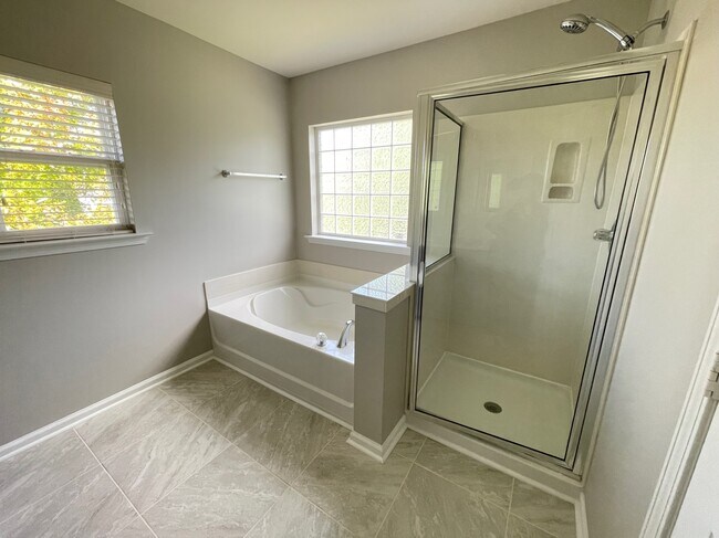 Building Photo - 4034 Remington Oaks Cir