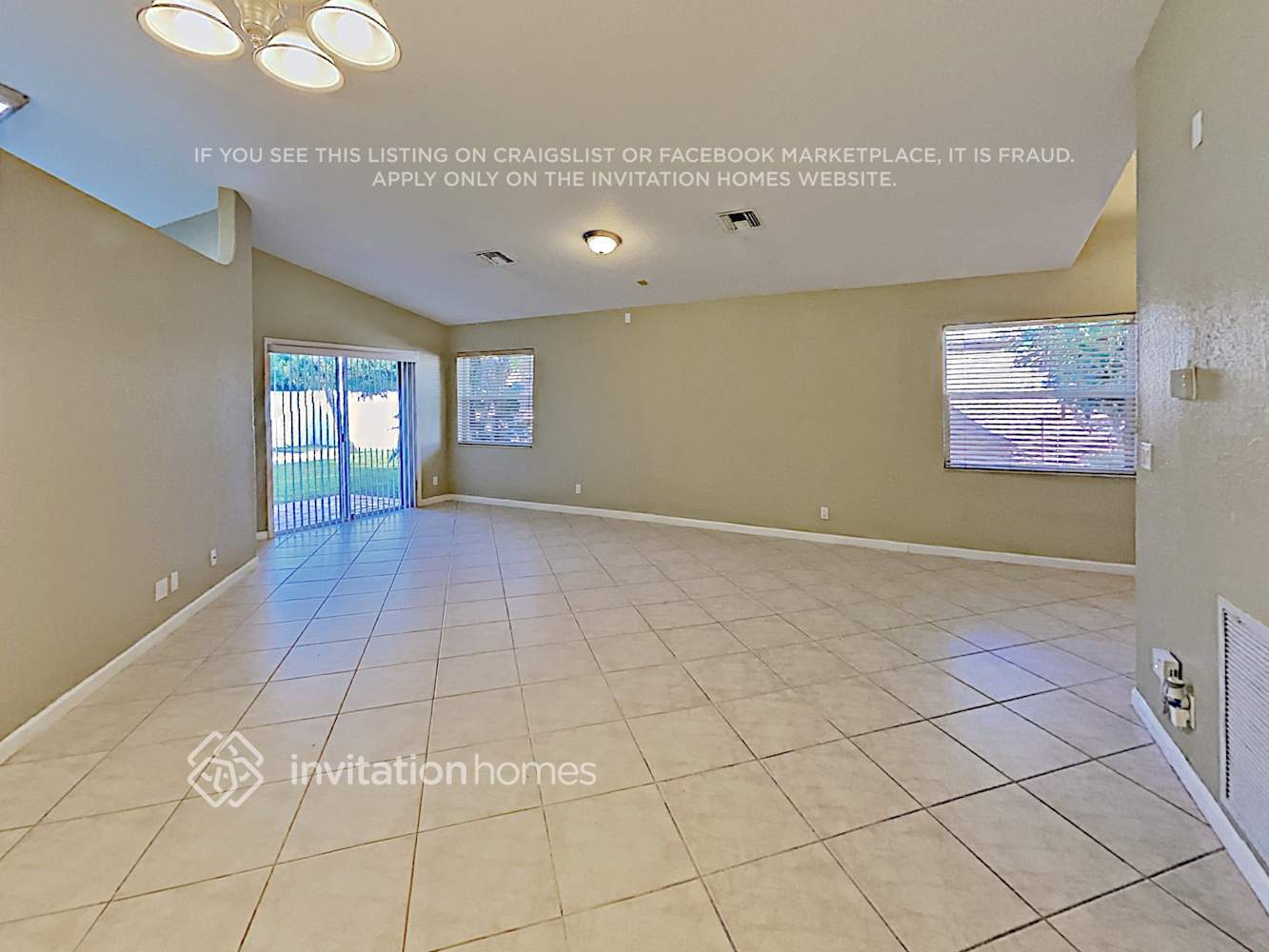 Building Photo - 3970 Sea Grape Cir