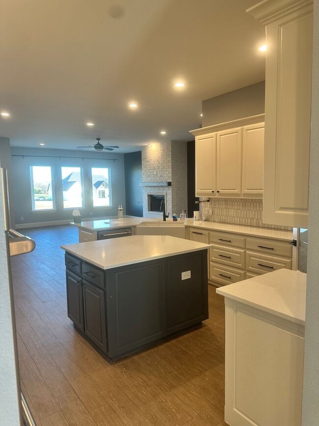 Building Photo - open concept 4bd - rent to own