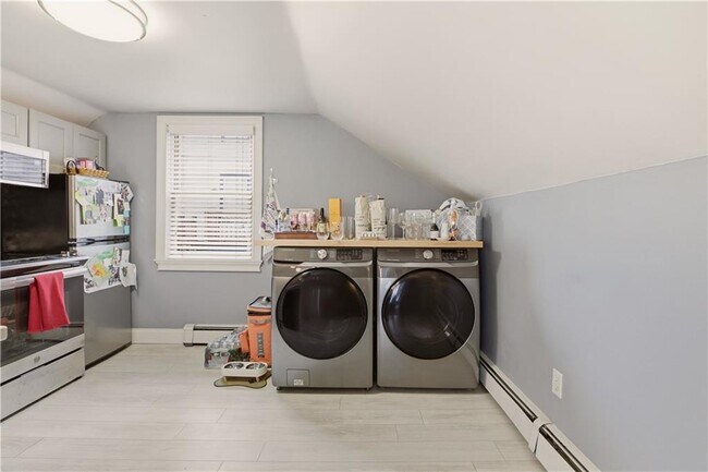 Building Photo - 9 Bacheller St