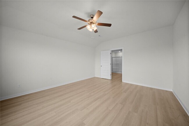 Building Photo - 3844 Pinecrest St