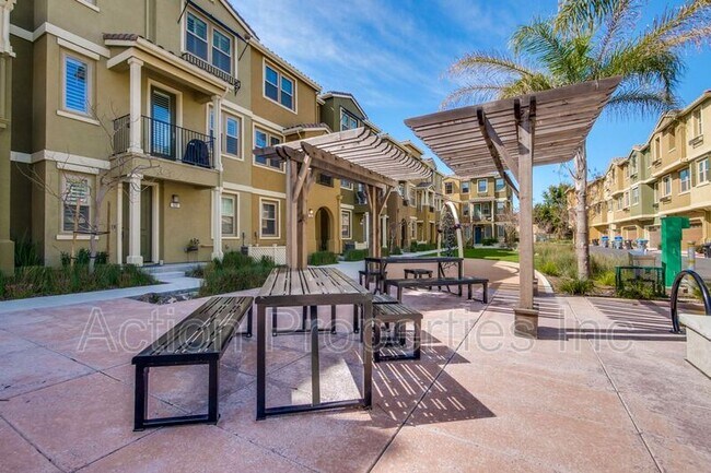 Building Photo - 605 Cinnamon Cir.