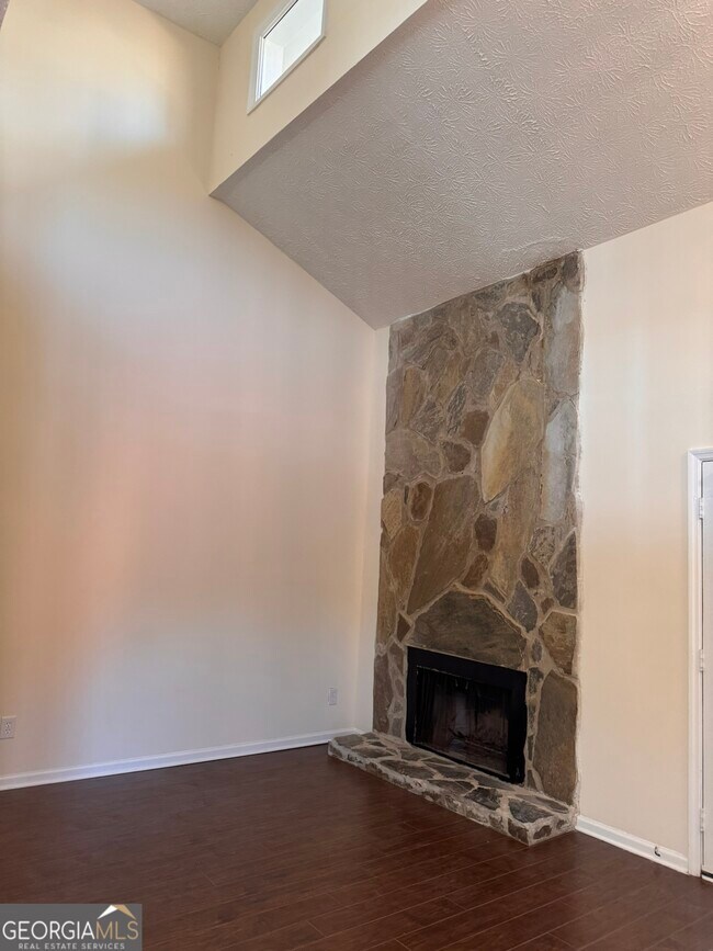 Building Photo - 1717 Wynndowne Trail