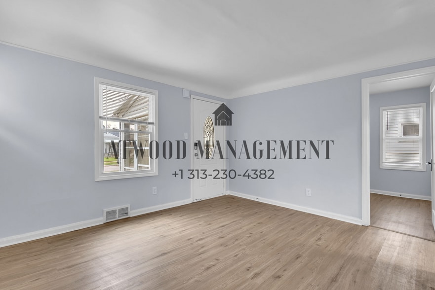 Building Photo - This beautifully updated 3-bedroom, 1-bath single-family home is ready for move-in!