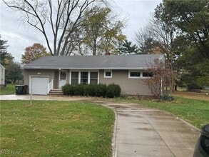 Building Photo - 2730 Columbia Rd