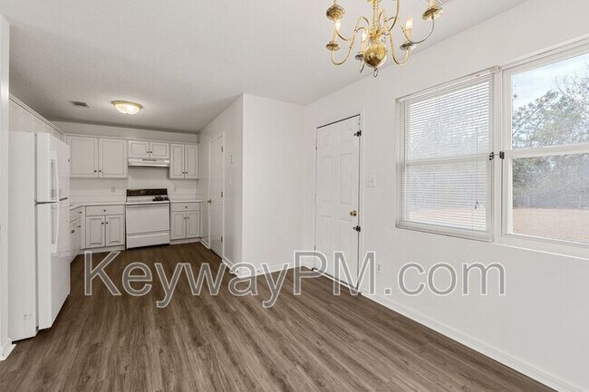 Building Photo - 2807 Crosscreek Rd