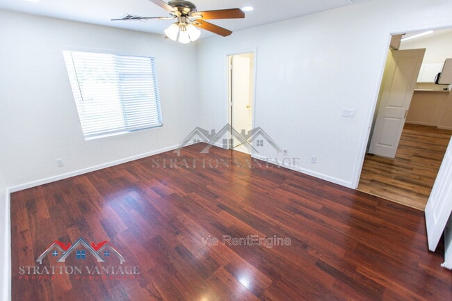 Building Photo - 2334 E Longhorn Pl