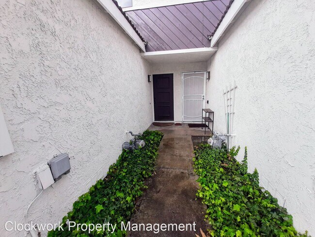 Building Photo - 3 br, 2.5 bath House - 2242 Loggers Ln