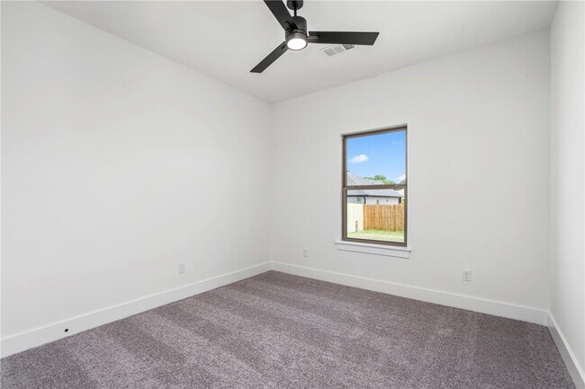 Building Photo - 110 N Banner Ave