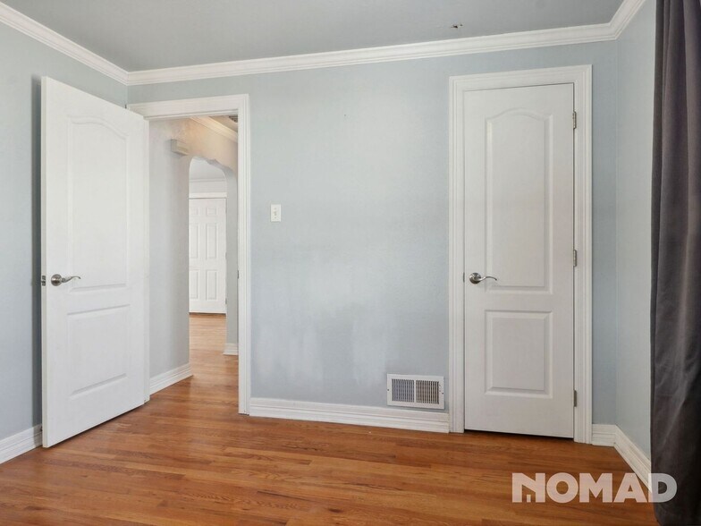 Building Photo - 2712 S Hazel Ct