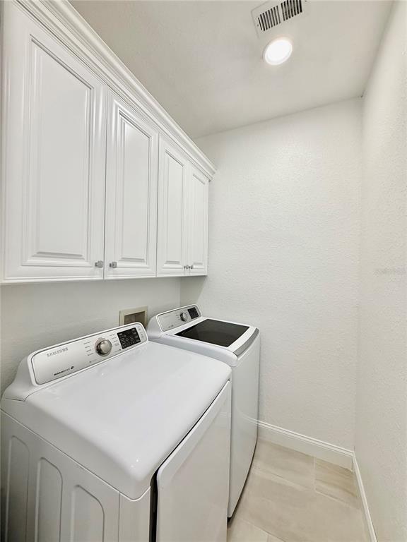 Building Photo - 16303 Enclave Village Dr