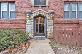 Building Photo - 7557 Buckingham Dr