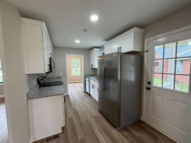 Building Photo - 157 Yardley Farms Ct