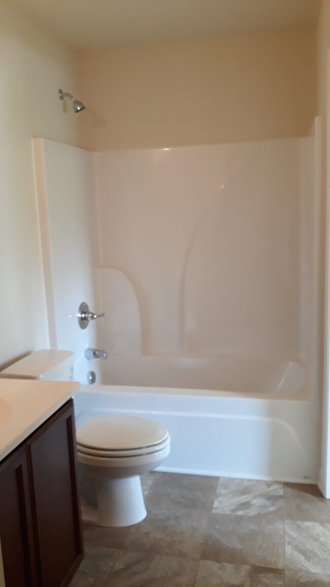 Building Photo - 2406