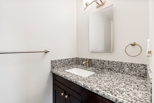 Building Photo - 6908 Camphor Ln