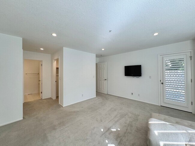 Building Photo - Napa, Gated Community Single Story 2 Bedro...