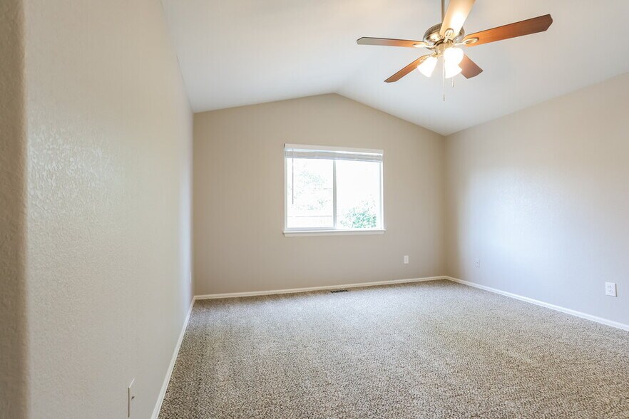 Building Photo - 11594 Oswego St