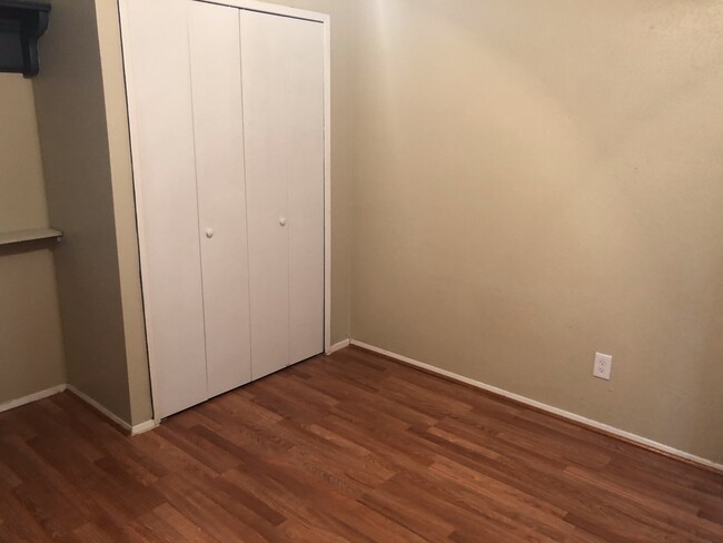 Building Photo - Half Duplex in The Colony!!