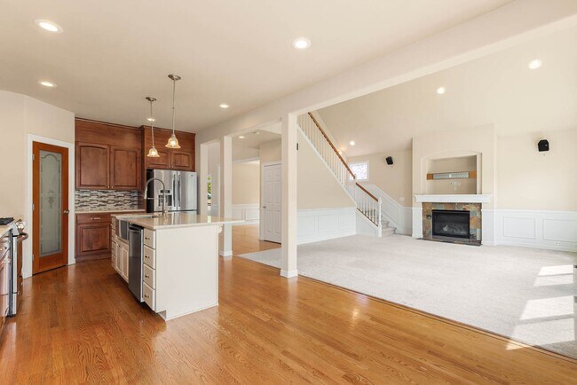 Building Photo - Stunning 4 bedroom Home in Coveted Deer Ridge Community