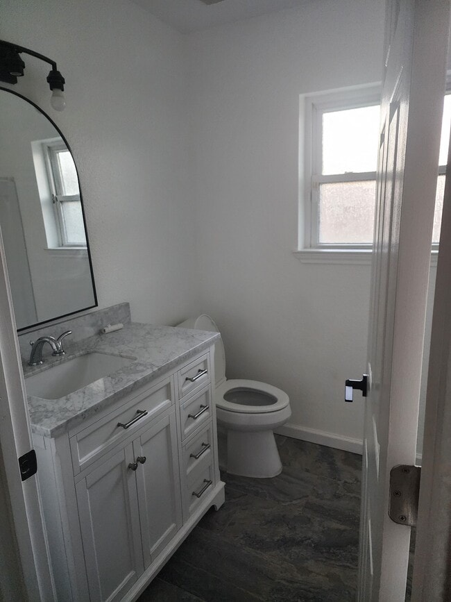 Building Photo - 1106 Seafoam Rd