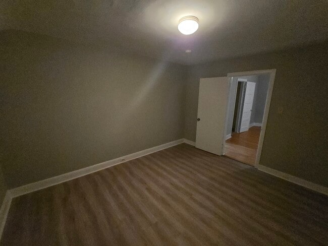 Building Photo - 3413 W 10th St