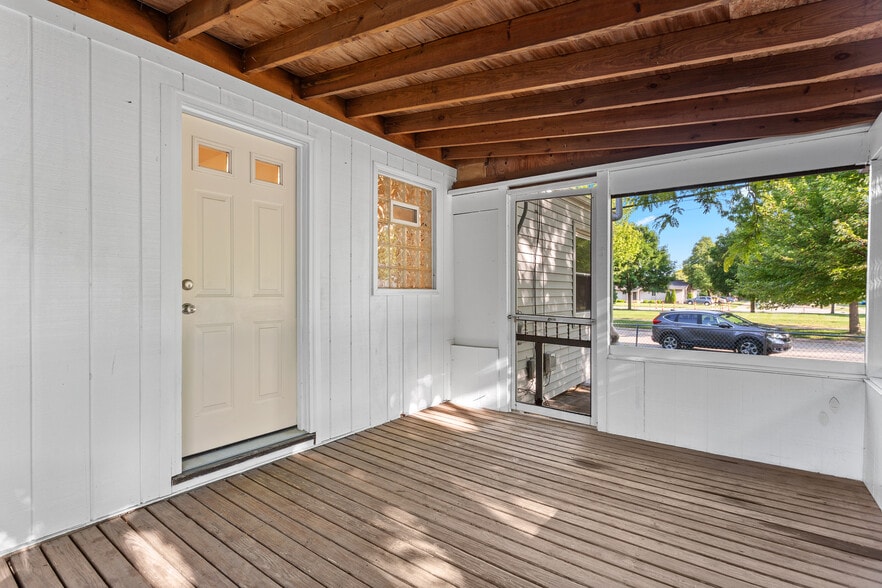 Building Photo - 3403 Woodland Ave