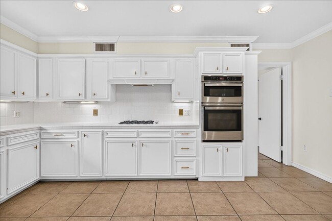 Building Photo - 609 Peerman Pl