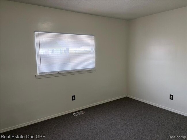 Building Photo - 14960 Alberta Ave