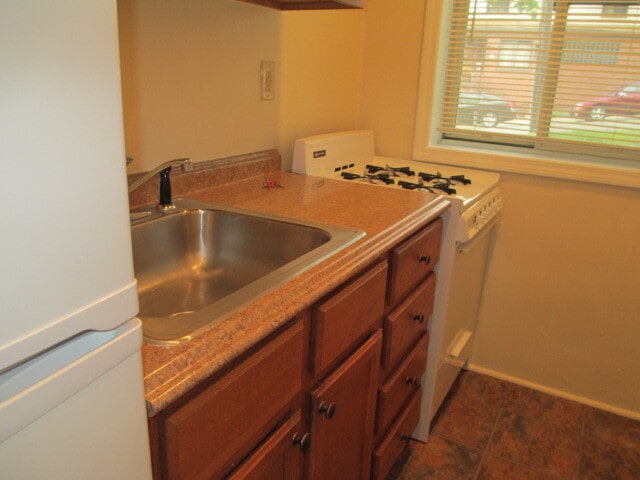 Building Photo - Brentwood Manor