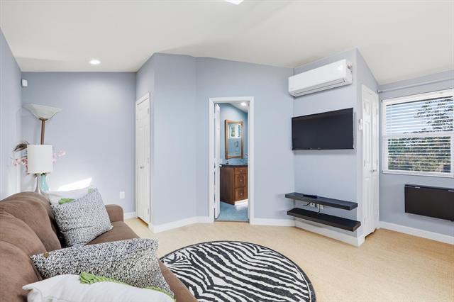 Building Photo - 1617 Oak Creek Dr