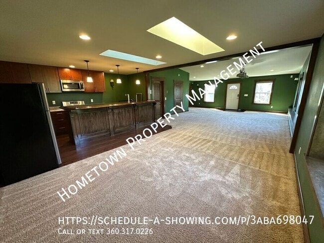 Building Photo - 4047 Legacy Dr NE