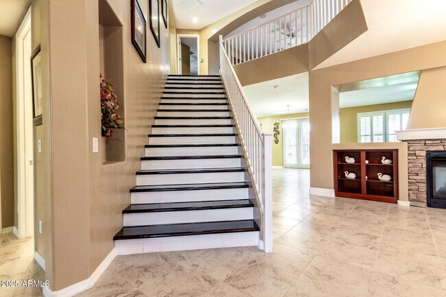 Building Photo - 6820 S 42nd Ln