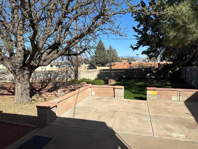 Building Photo - 5708 Piedra Rd NW