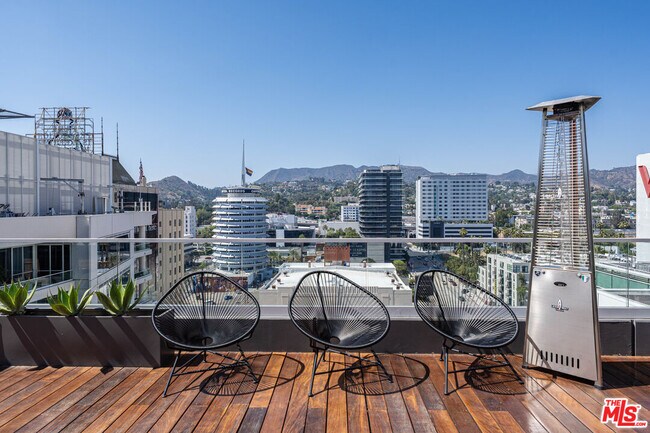 Building Photo - 6250 Hollywood Blvd