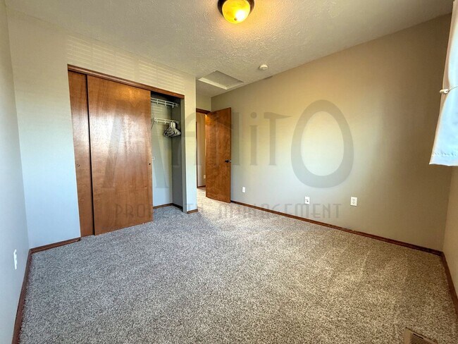 Building Photo - 6315 S Terre Vista St
