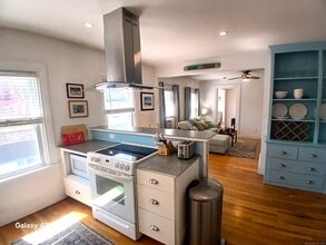 Building Photo - 117 Water St