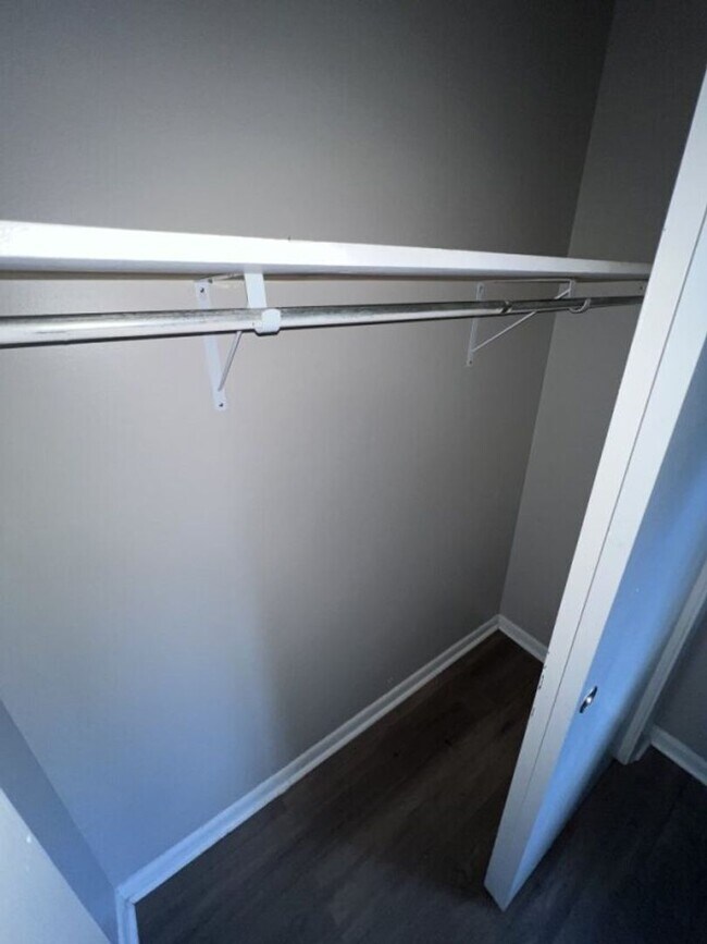 Building Photo - 3-Bedroom, 1.5-Bath Home in Baker  | Avail...