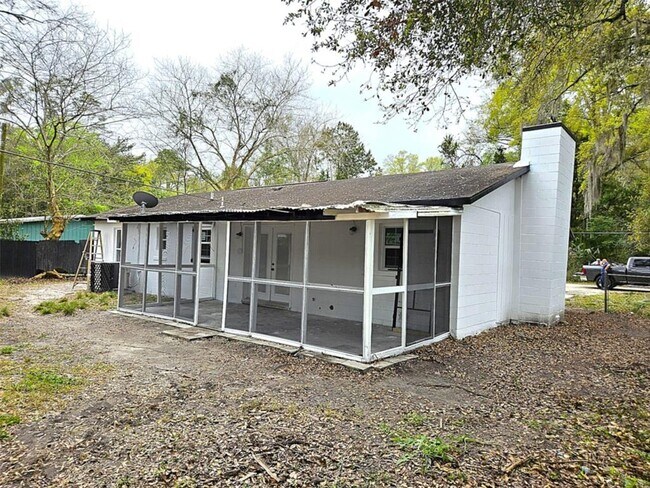 Building Photo - 4051 NW 19th Ave