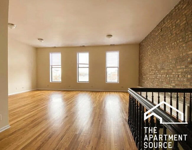 Building Photo - 1511 W Fullerton Ave