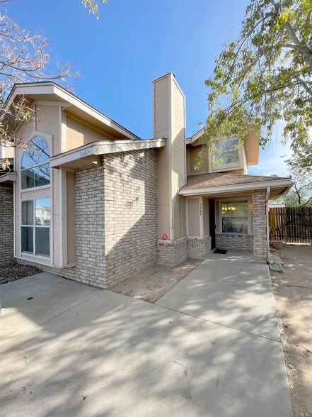 Front entrance - 5462 Gold Rush Dr NW