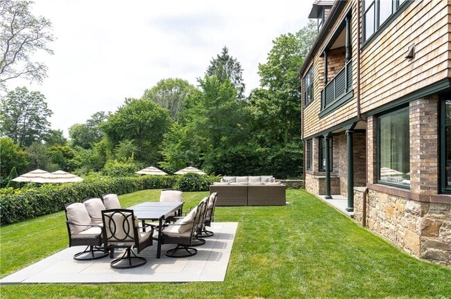 Building Photo - 7 Red Cross Ave