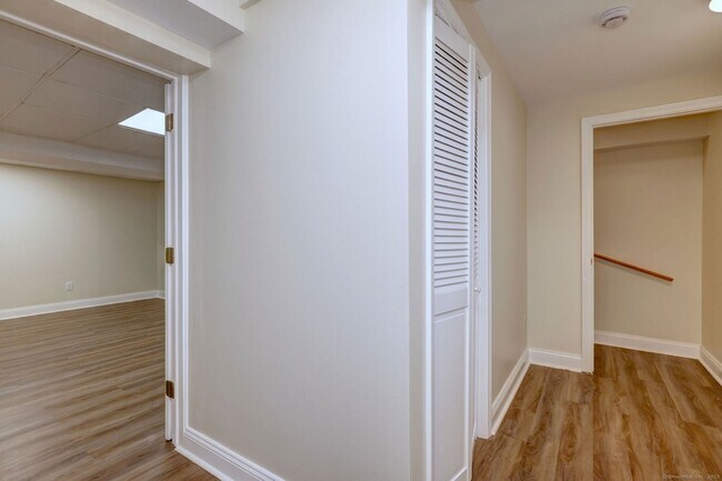 Building Photo - 193 Bayfield Ln