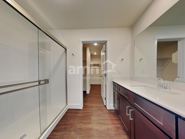 Building Photo - 3112 N Vigo Ave